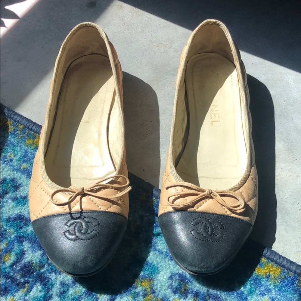 Chanel two tone flats 38.5  - please read listing